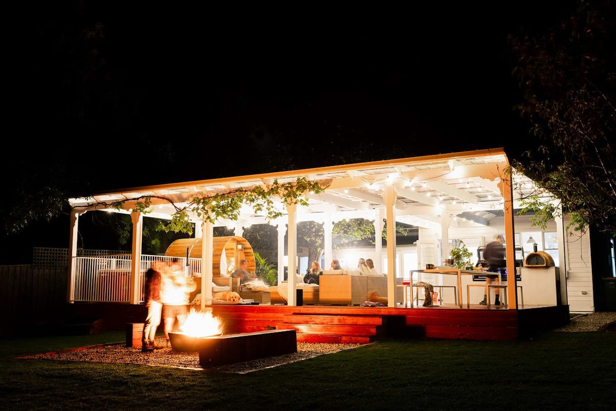 Oliver's Outdoor Deck