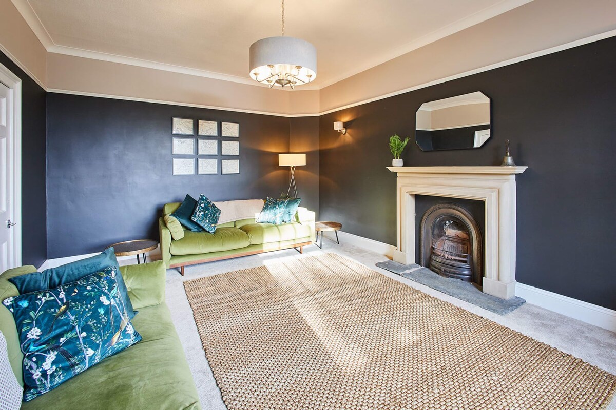 South View, Newton-in-Cartmel - Host & Stay