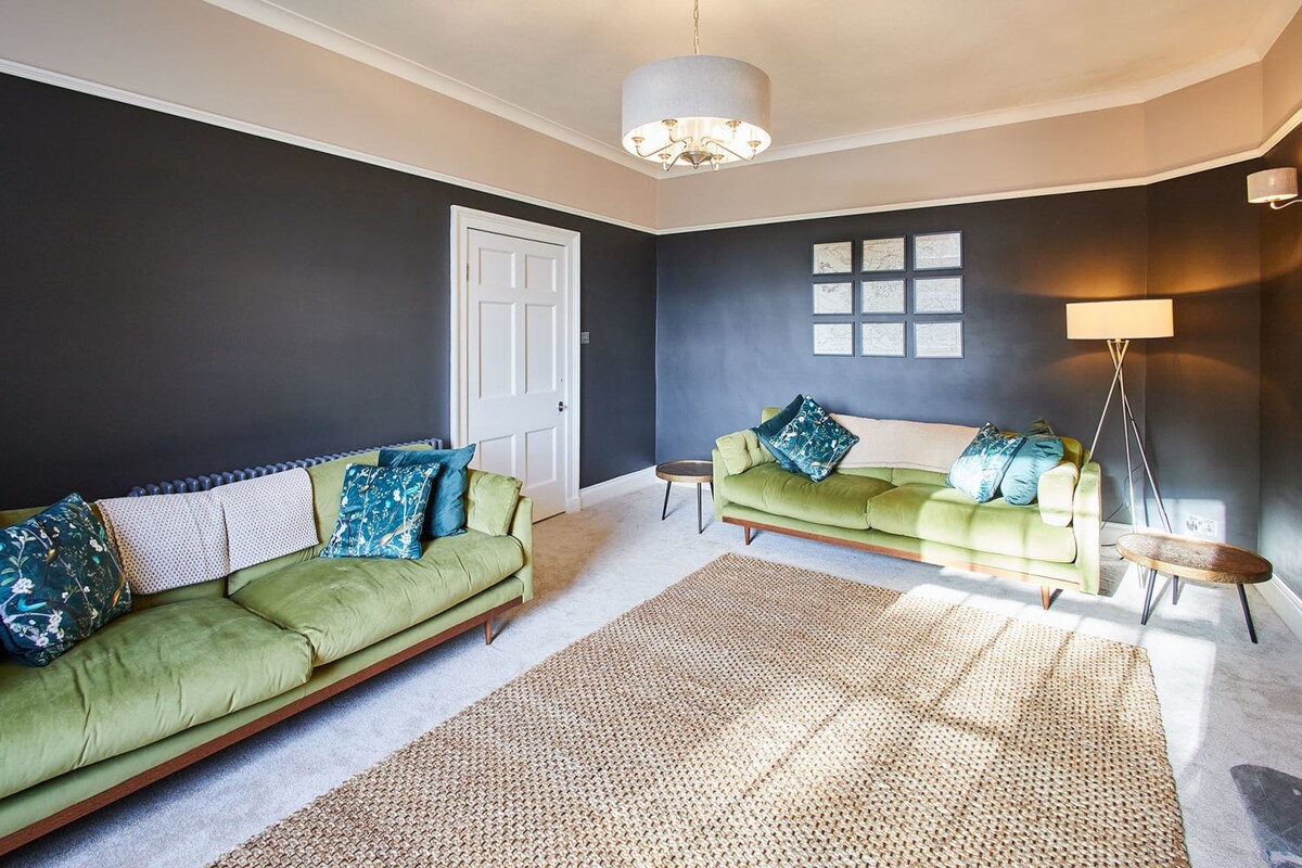South View, Newton-in-Cartmel - Host & Stay