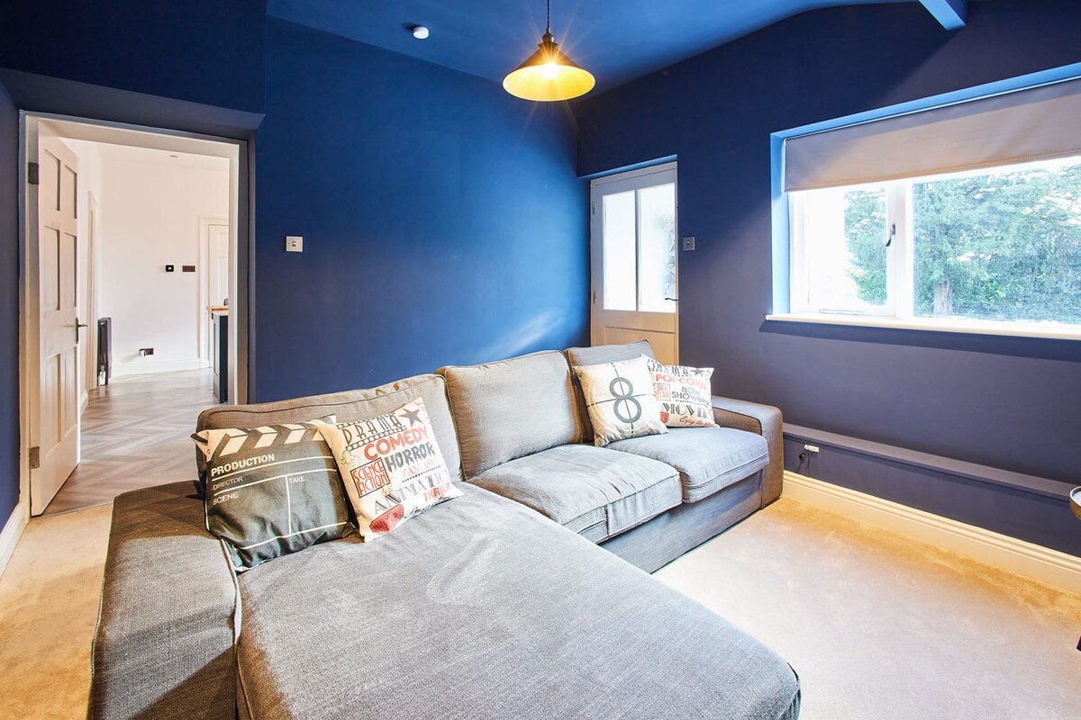 South View, Newton-in-Cartmel - Host & Stay