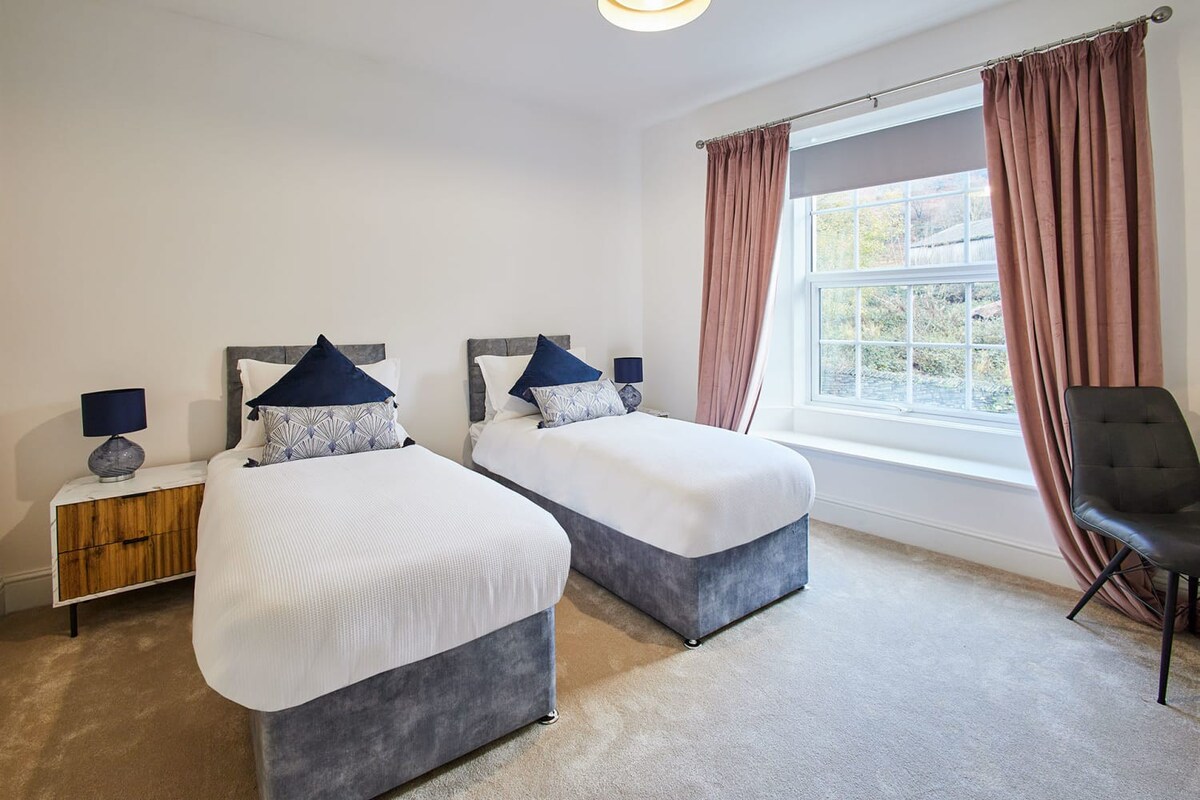 South View, Newton-in-Cartmel - Host & Stay