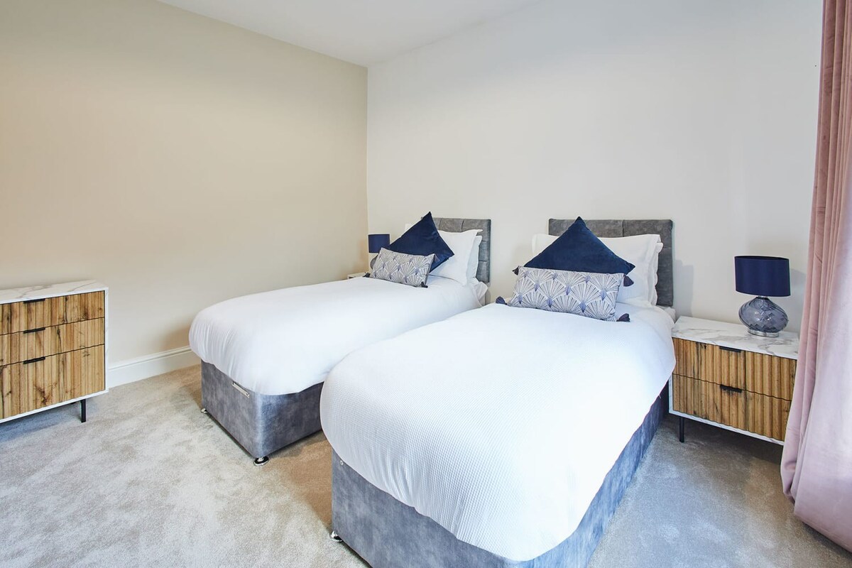South View, Newton-in-Cartmel - Host & Stay
