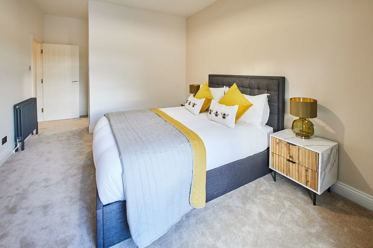 South View, Newton-in-Cartmel - Host & Stay