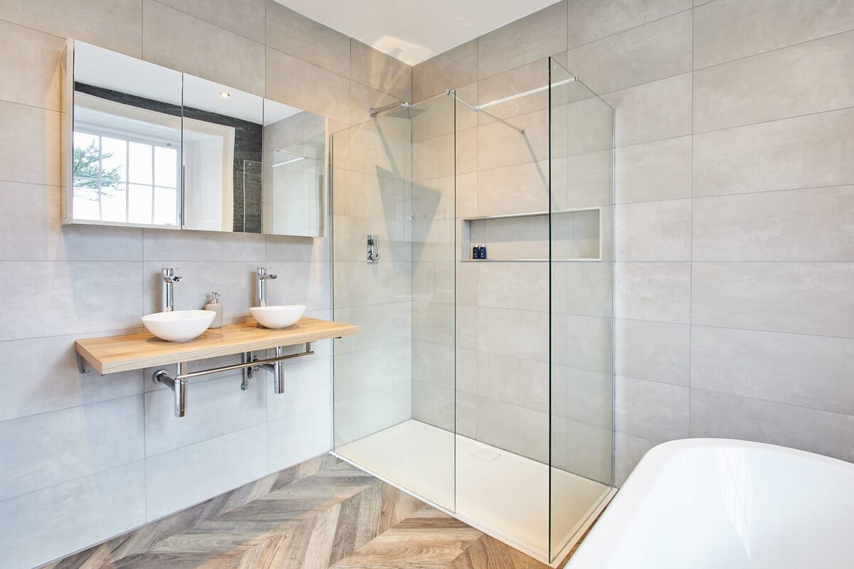 South View, Newton-in-Cartmel - Host & Stay