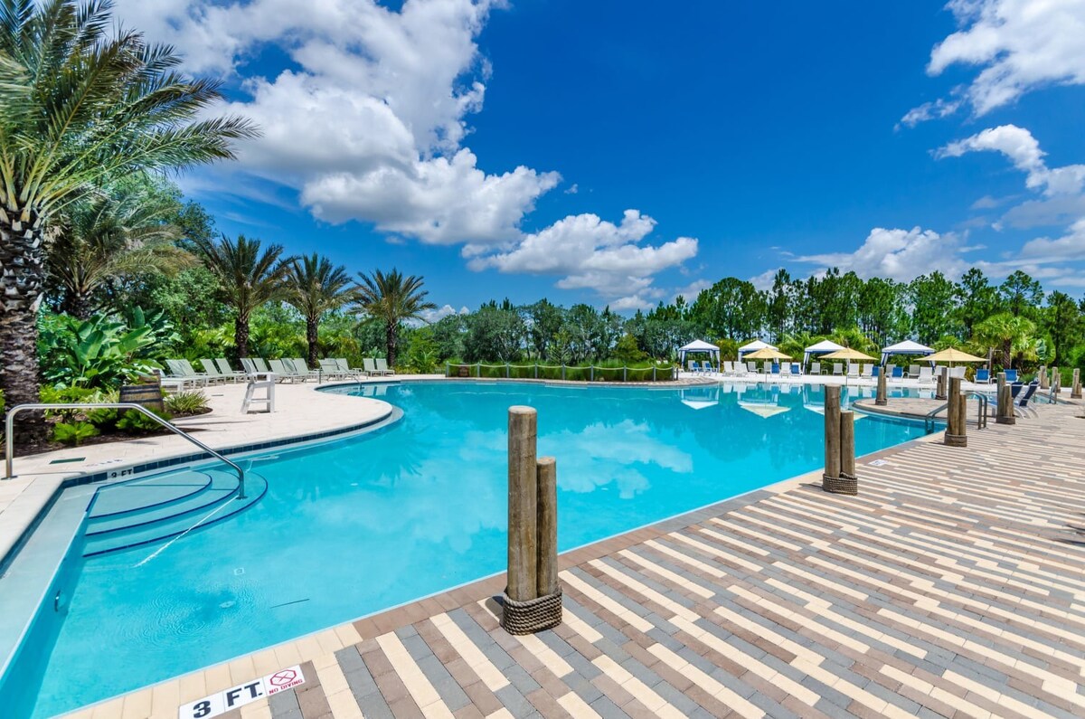 3BR Townhome: resort pool, arcade & Disney