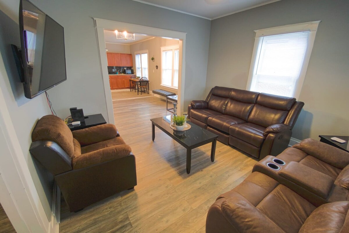 Large 6BR, 2BA close to Niagara Falls