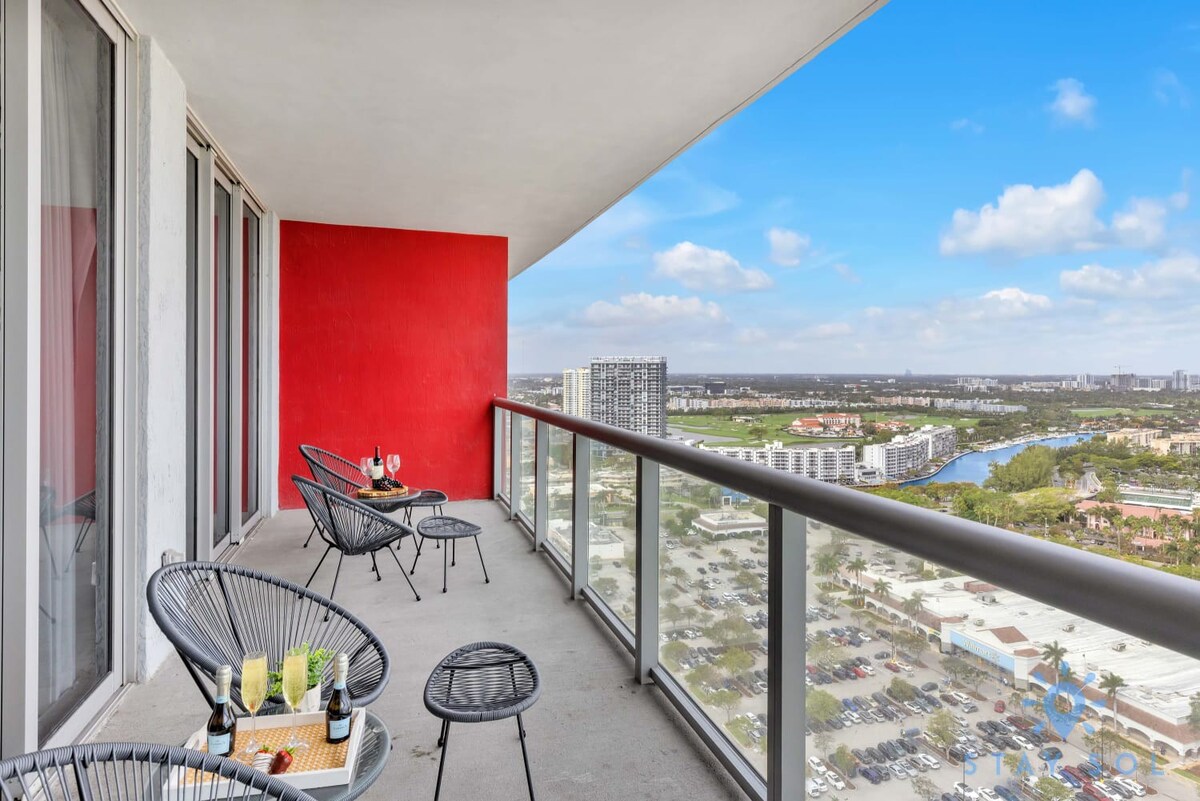 Stunning View Condo | Pool & Gym | Hallandale