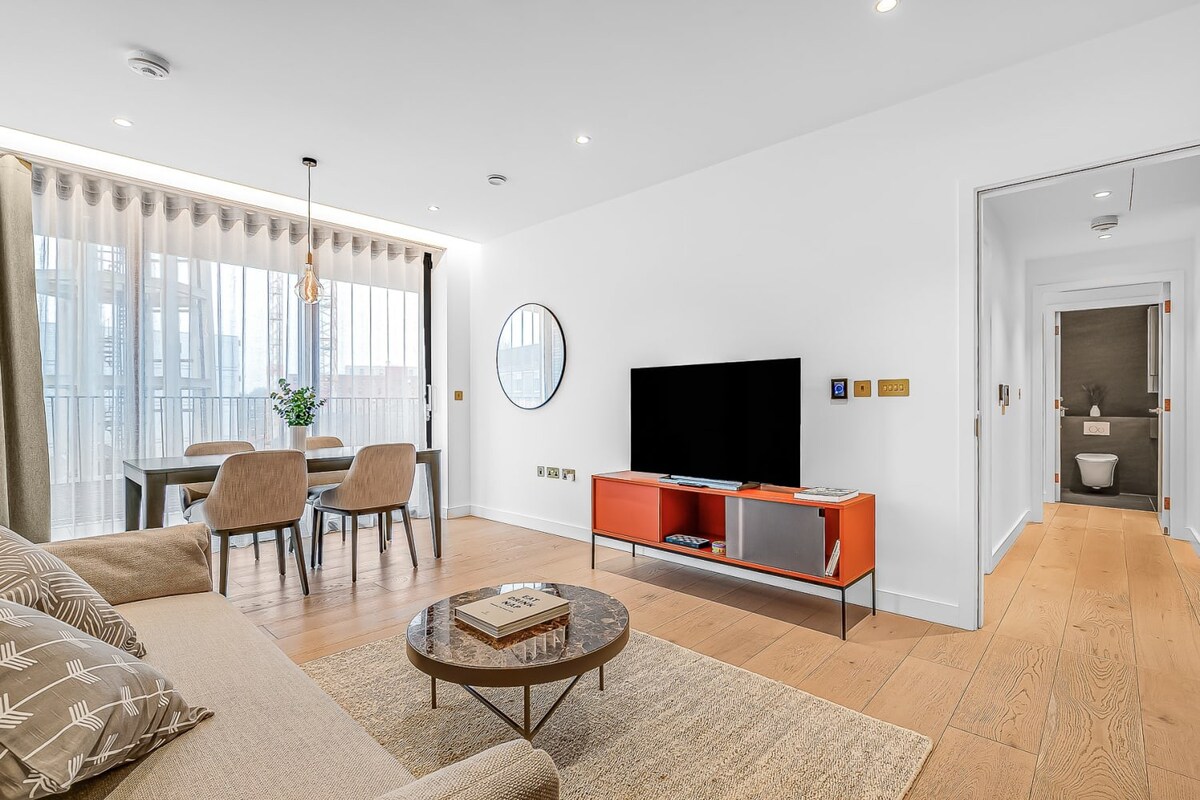 Modern 2-Bedroom Condo