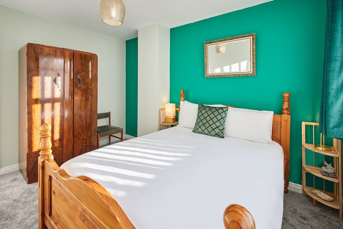 St Mark's Close, Marske-by-the-Sea - Host & Stay