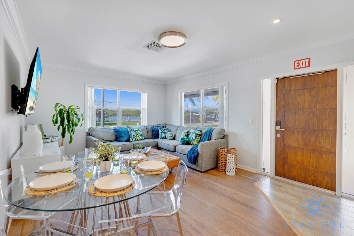 Beach Paradise : Family-Friendly + Free Parking