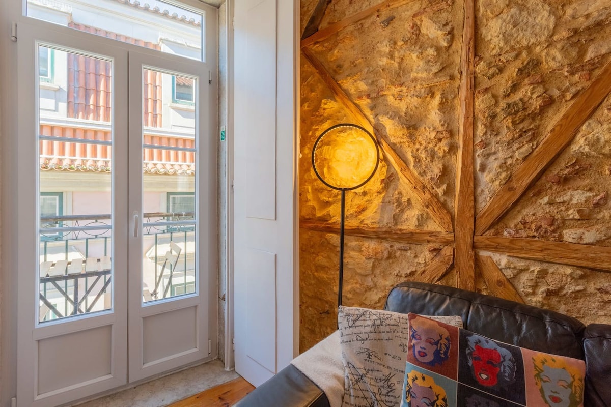 Chiado 4BR | A/C, Balcony, Parking & Monuments - Picture 25