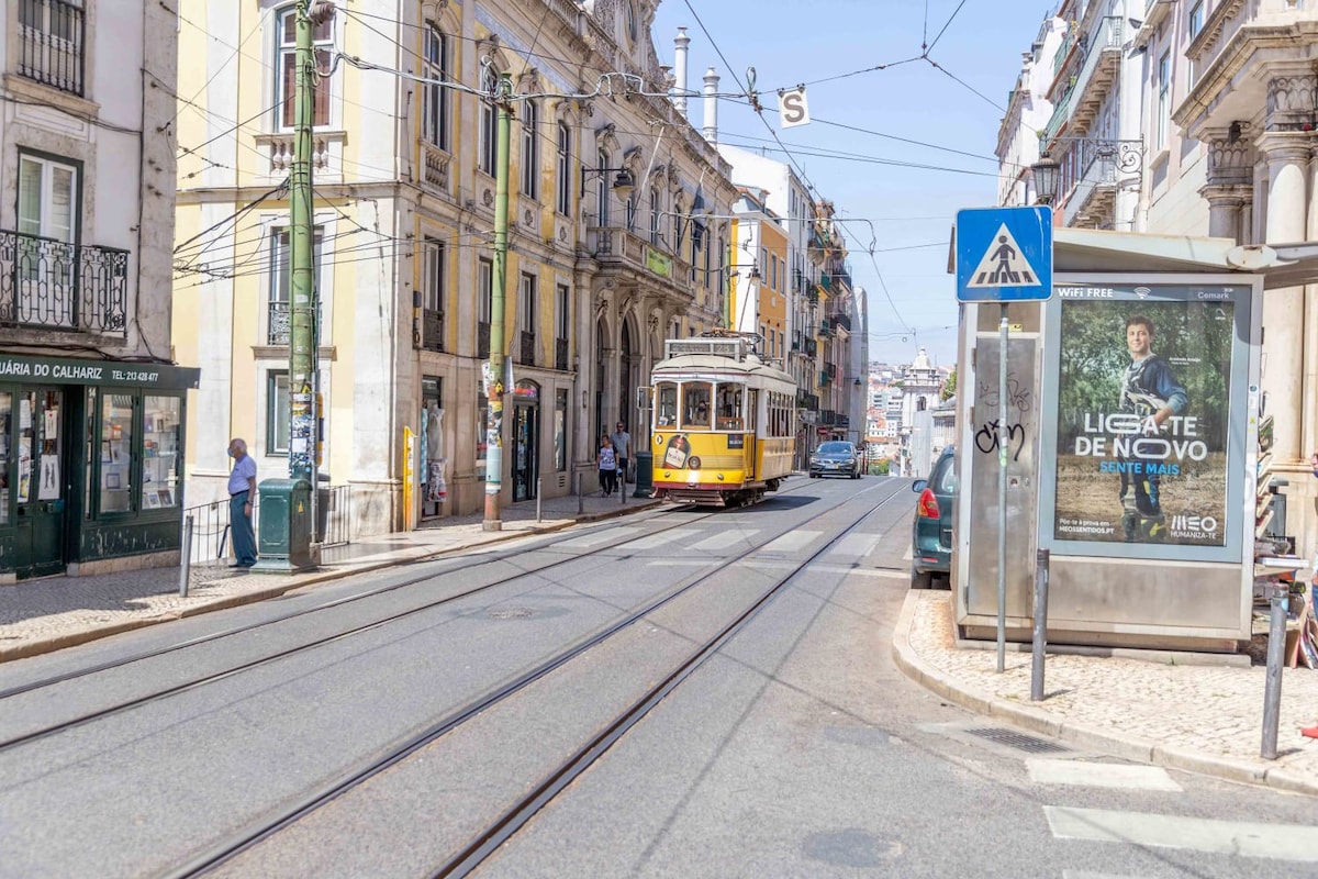 Chiado 4BR | A/C, Balcony, Parking & Monuments - Picture 27