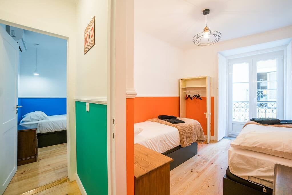 Sunny 4BR  Terrace  Air Con Near Tram 28 - Picture 14