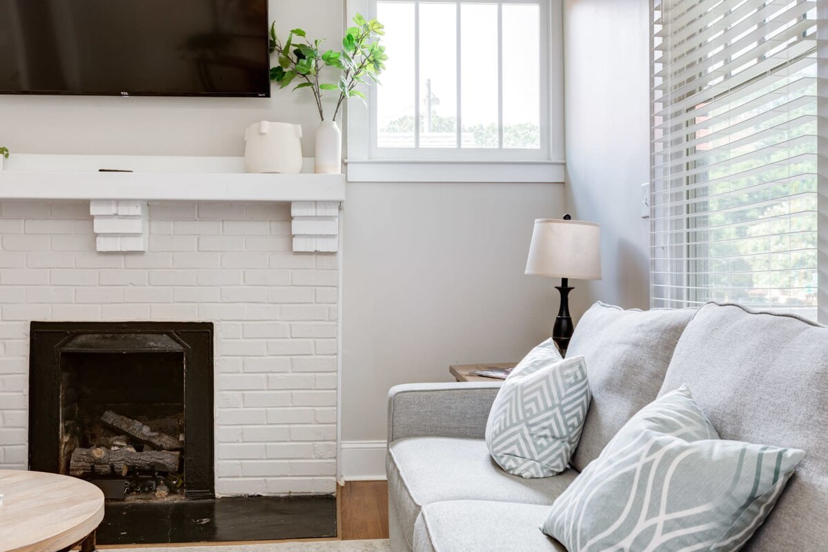 Charming Home - Walk to Uptown & Panthers Stadium - Historic District - Great Location - Foto 8