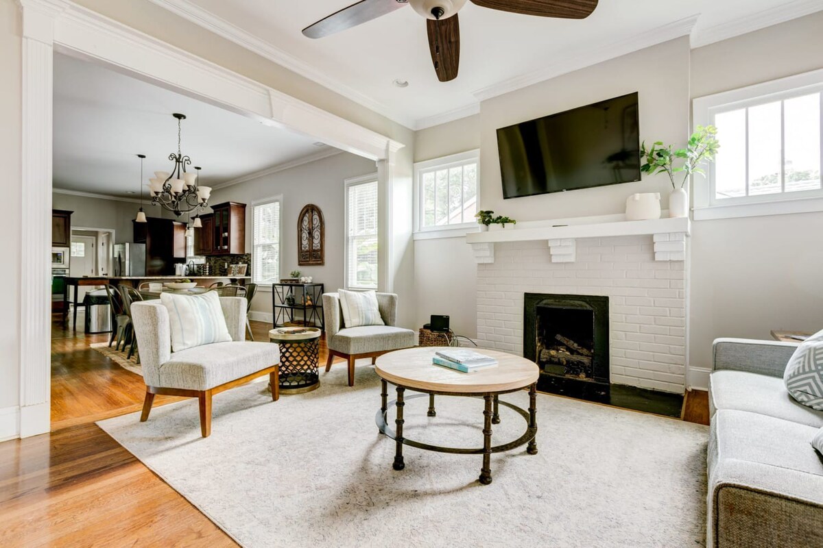 Charming Home - Walk to Uptown & Panthers Stadium - Historic District - Great Location - Foto 2