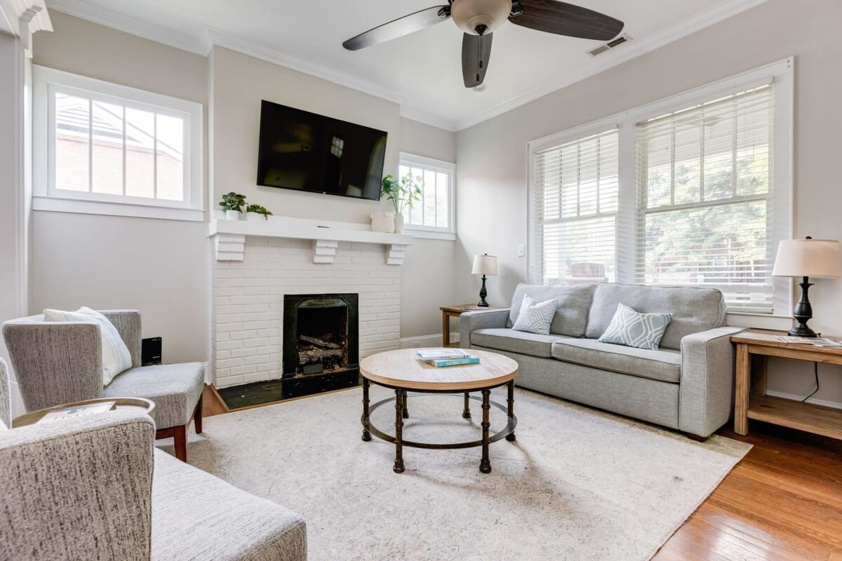 Charming Home - Walk to Uptown & Panthers Stadium - Historic District - Great Location - Foto 9