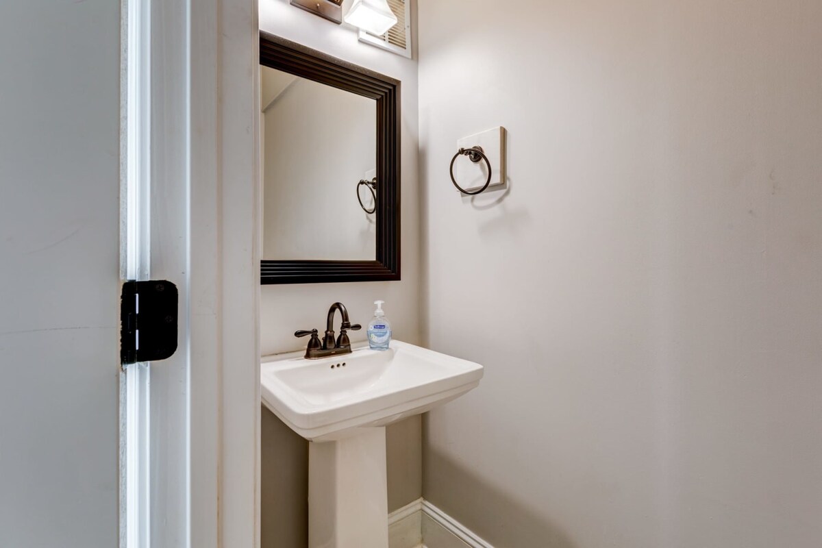 Charming Home - Walk to Uptown & Panthers Stadium - Historic District - Great Location - Foto 27