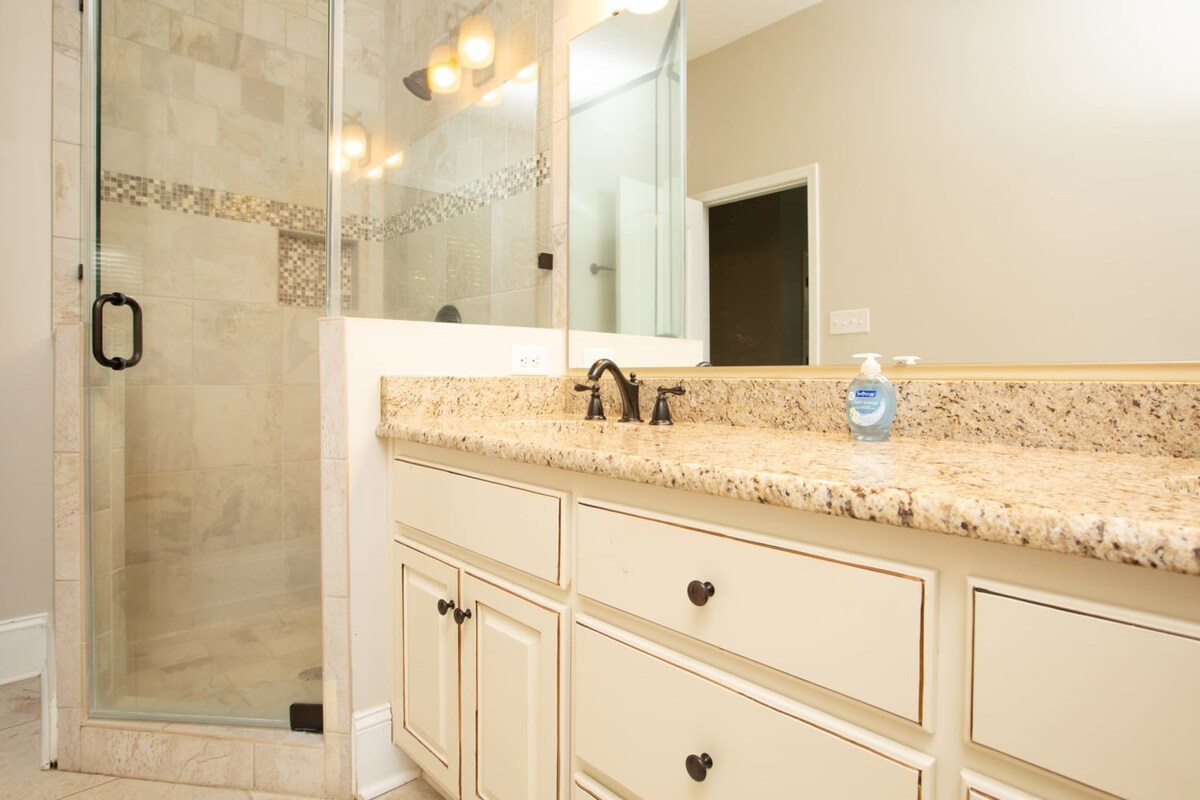 Charming Home - Walk to Uptown & Panthers Stadium - Historic District - Great Location - Foto 30