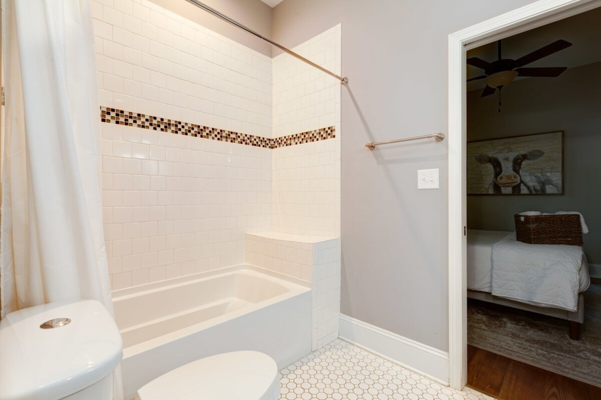 Charming Home - Walk to Uptown & Panthers Stadium - Historic District - Great Location - Foto 36