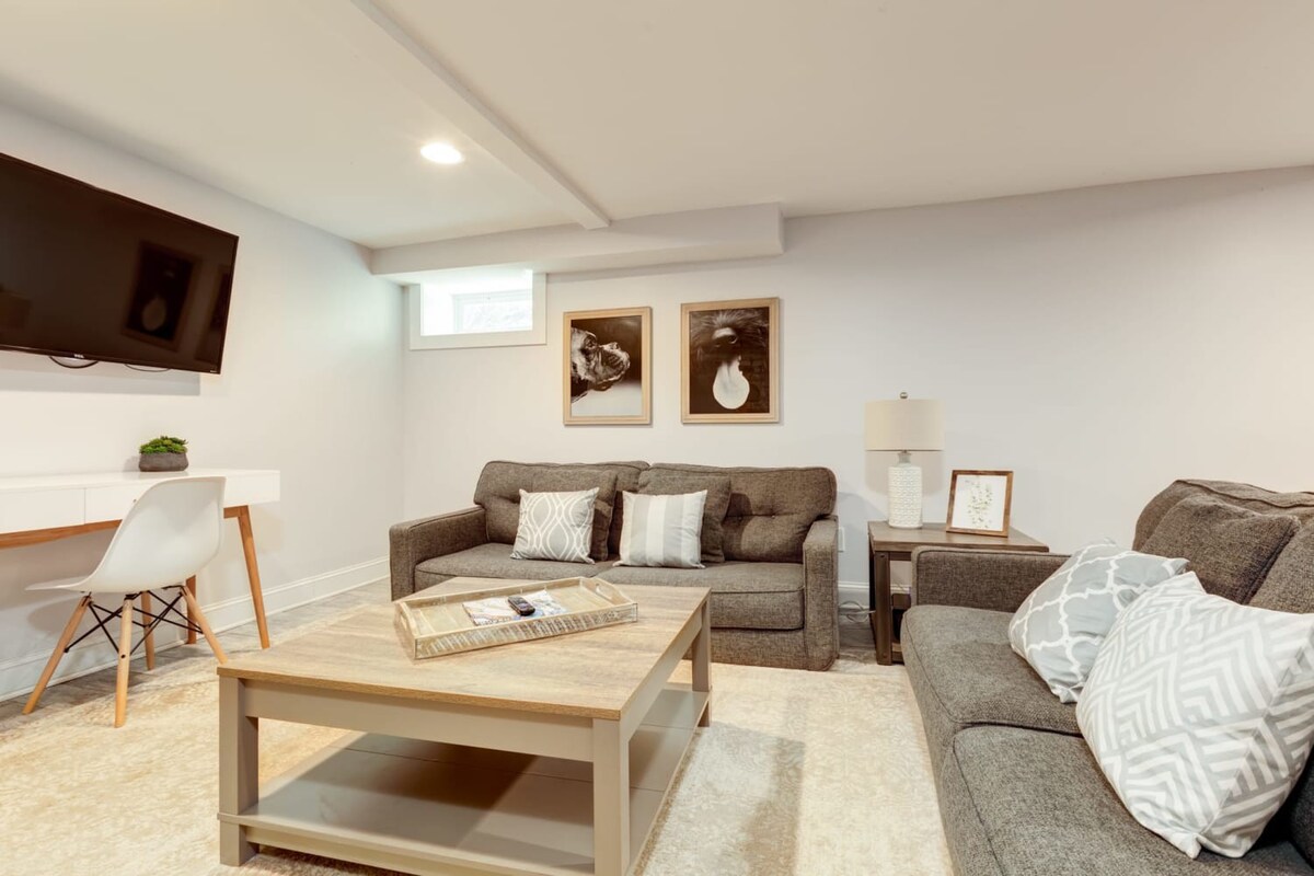 Cool Guest House. Close to Uptown. Walk Everywhere