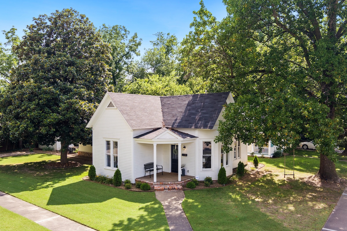 The Grove Cottage - Downtown Springdale