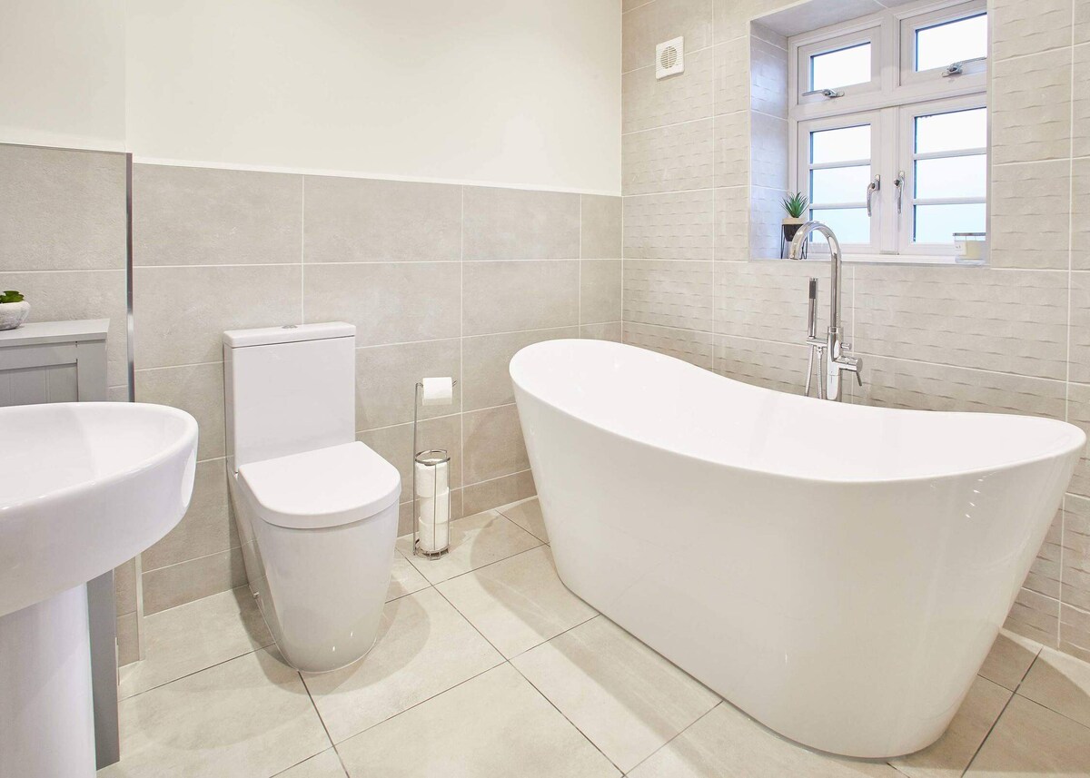 Hoggarths Retreat, Whitby - Host & Stay