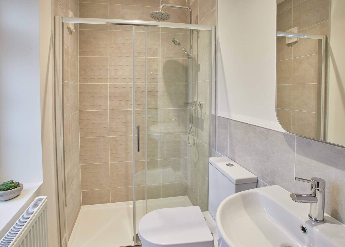 Hoggarths Retreat, Whitby - Host & Stay