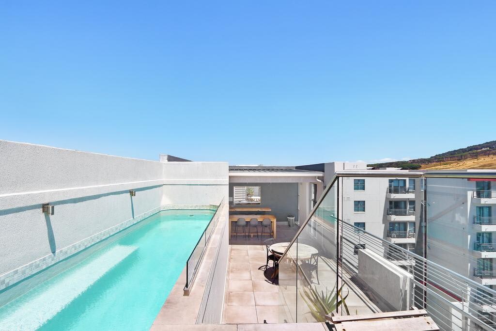 Observatory Rooftop Pool with gym - Photo 25