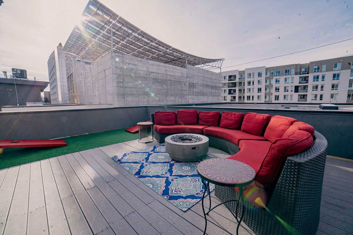 Denver Urban Retreat - 3BR Rooftop w/ City Views