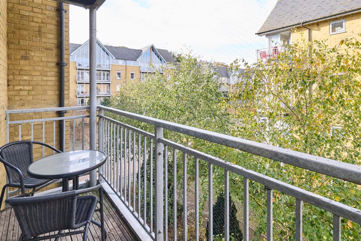 Bingley Court, Canterbury - Host & Stay