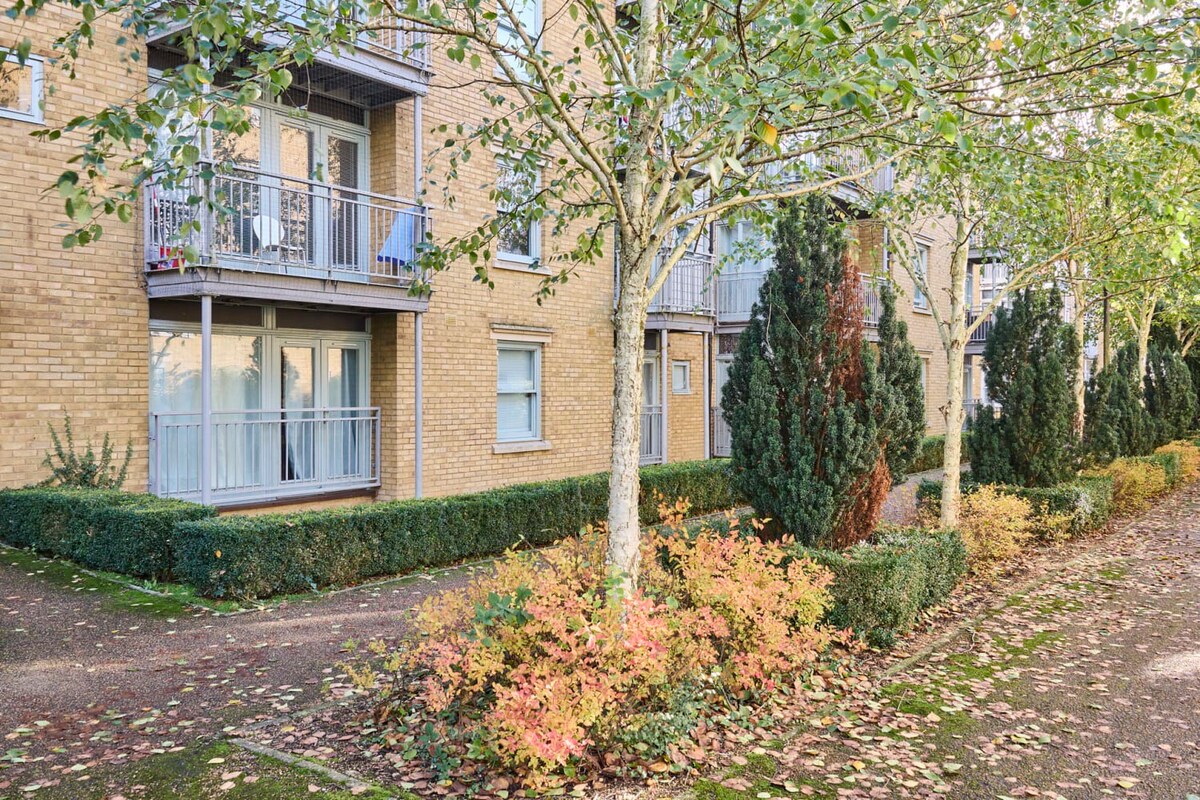 Bingley Court, Canterbury - Host & Stay
