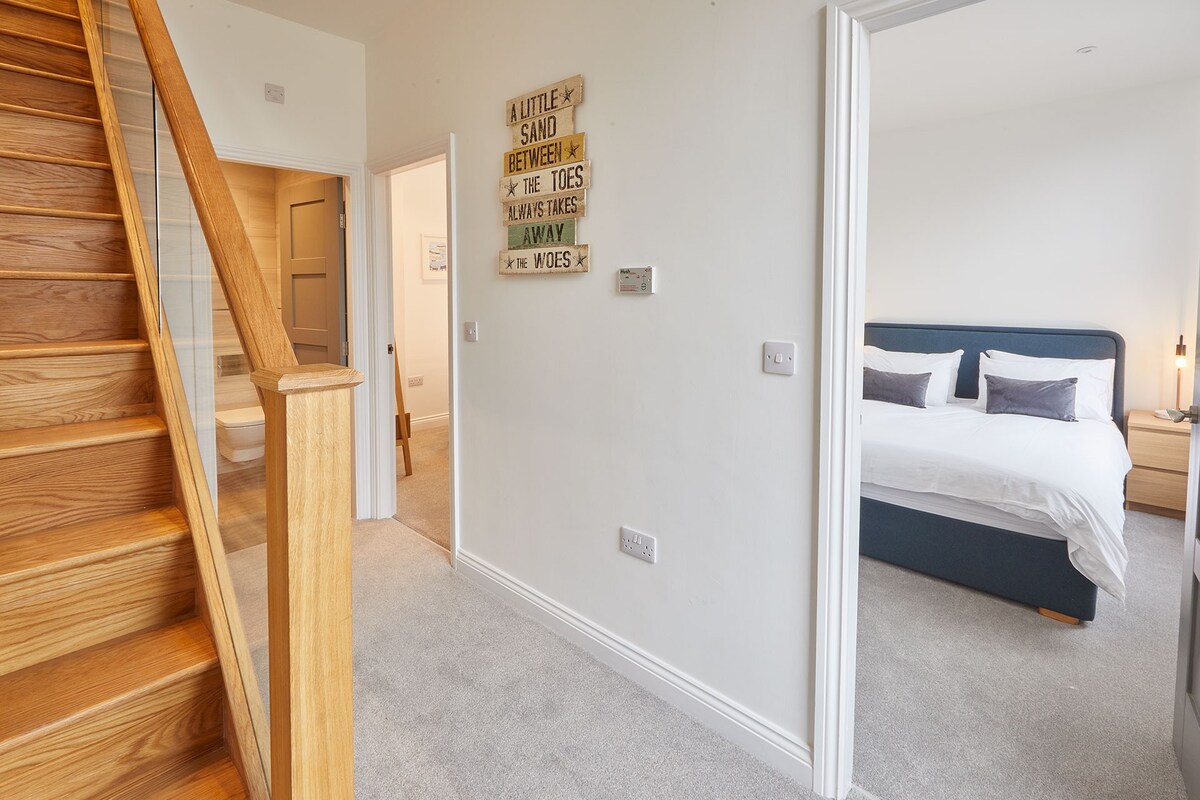 Apartment C at Cornerhouse Apartments, Saltburn-by-the-Sea - Host & Stay