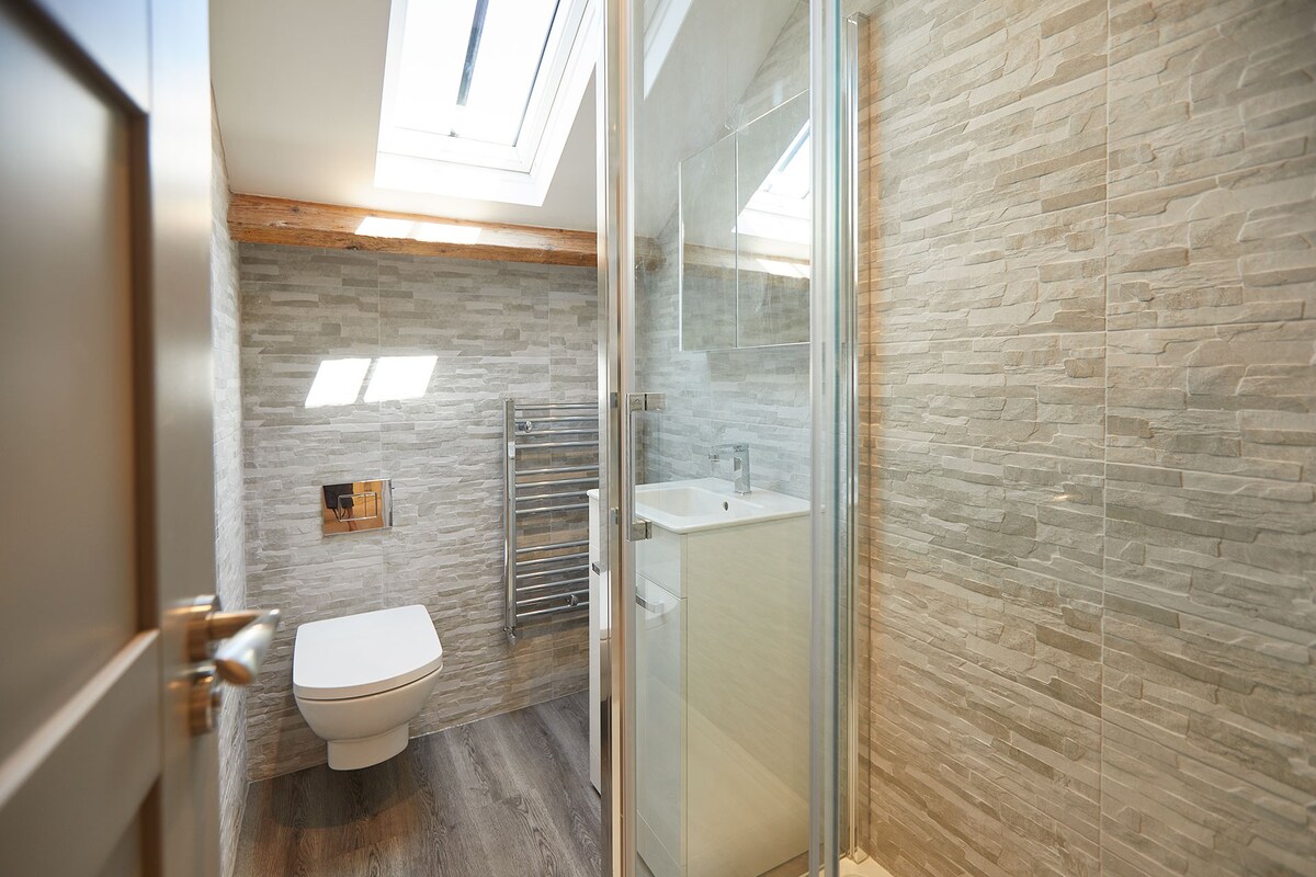 Apartment B, Cornerhouse Apartments, Saltburn-by-the-Sea - Host & Stay