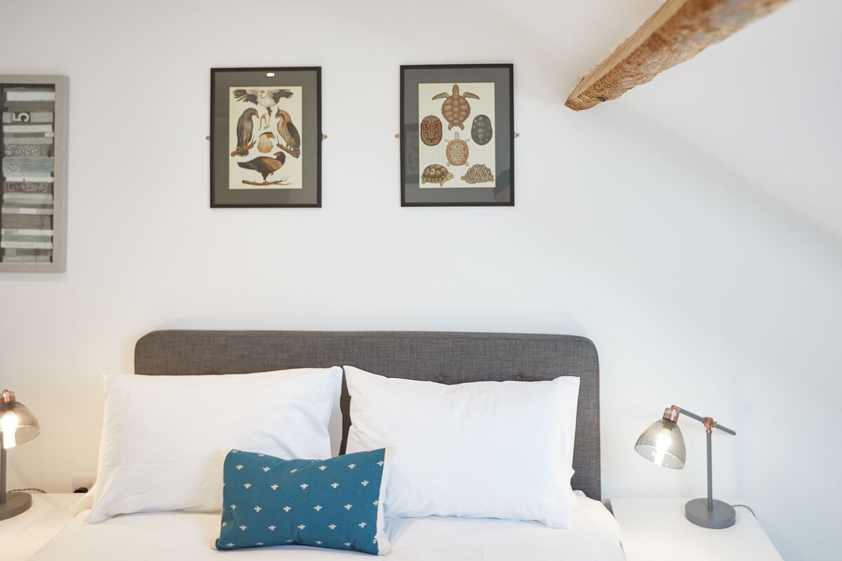 Apartment B, Cornerhouse Apartments, Saltburn-by-the-Sea - Host & Stay