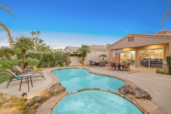 Desert Hideaway Private Pool Spa Firepit 3Br - Foto 2