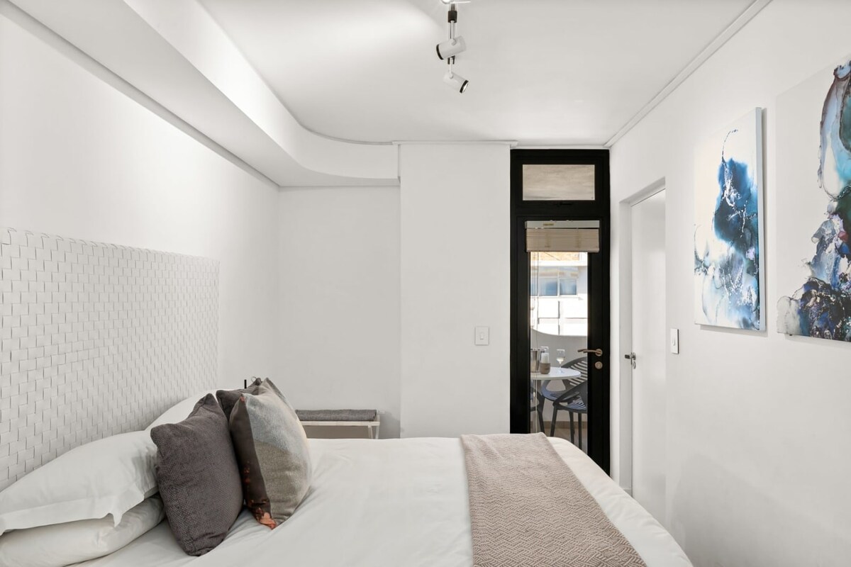 Tuynhuys Luxurious with Stunning View - Photo 21