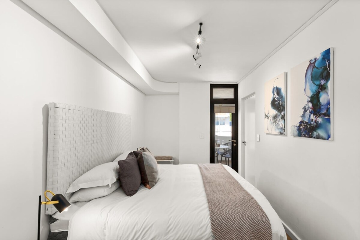 Tuynhuys Luxurious with Stunning View - Photo 4