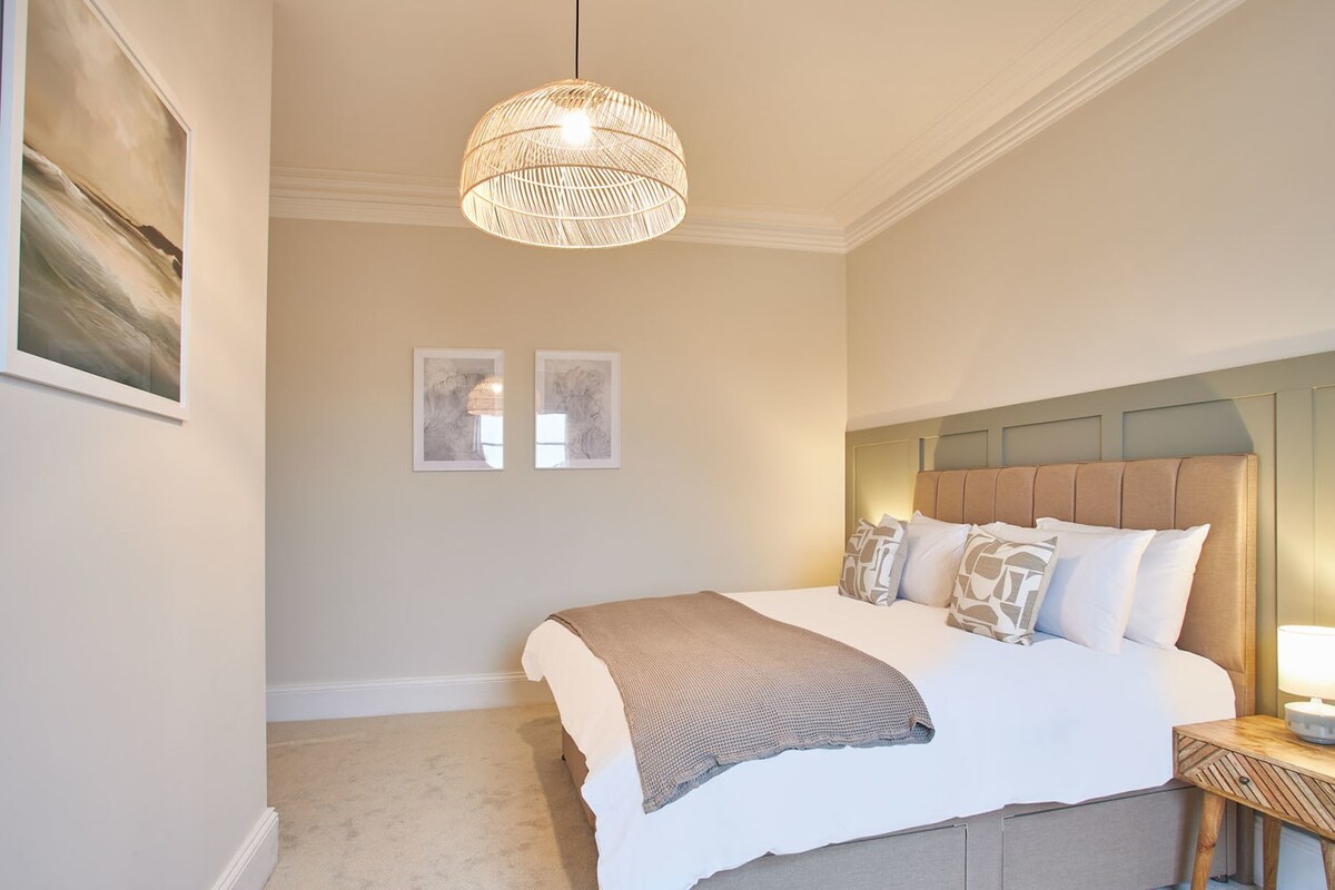 Huntcliff View Apartment, Saltburn-by-the-Sea - Host & Stay