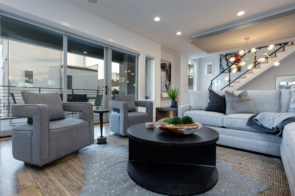 Modern Luxury! Hot Tub,Mini Golf,Elevator,Views - Photo 25