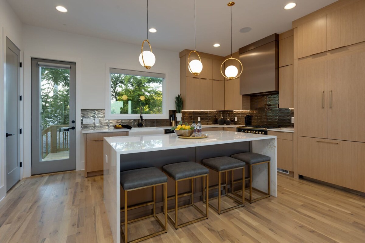Modern Luxury! Hot Tub,Mini Golf,Elevator,Views - Photo 27