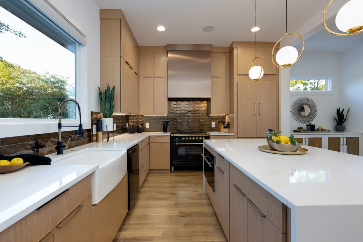 Modern Luxury! Hot Tub,Mini Golf,Elevator,Views - Photo 28