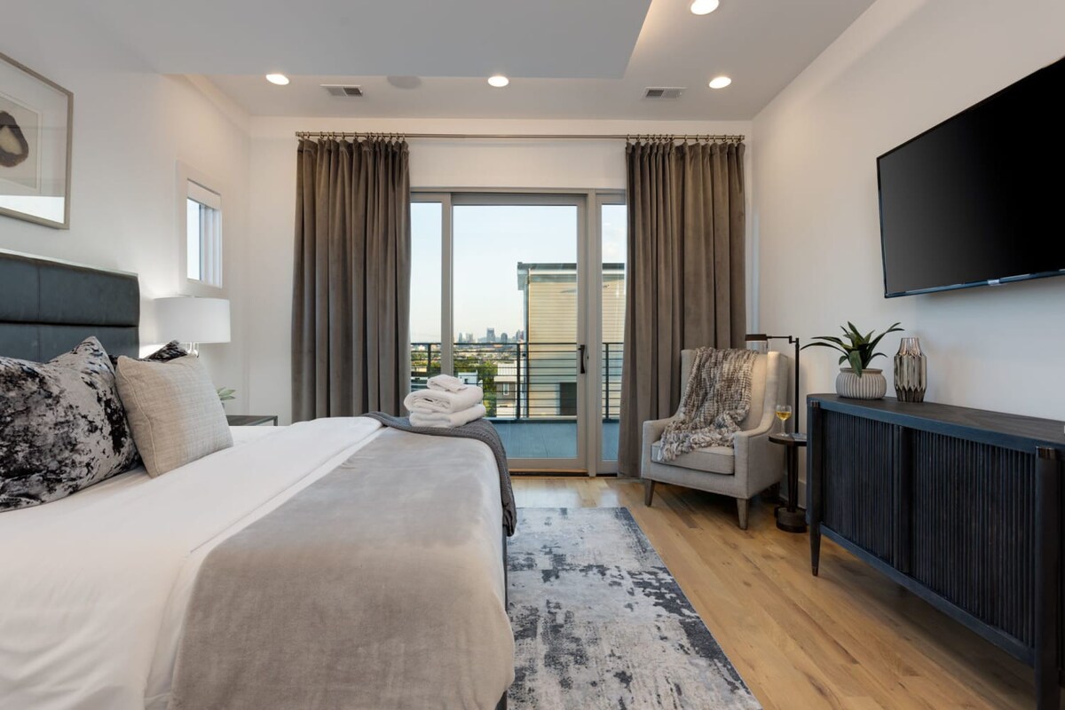 Modern Luxury! Hot Tub,Mini Golf,Elevator,Views - Photo 42