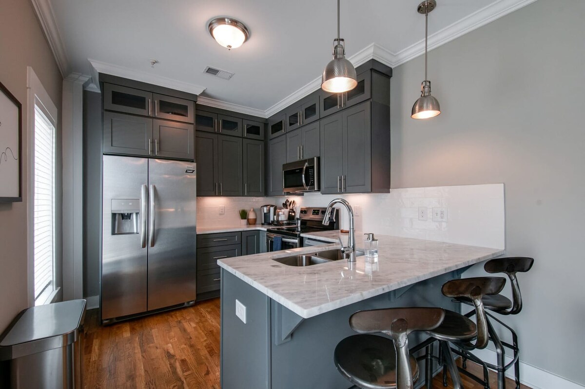 New Nashville Condo with 2 King beds, walk to bars - Photo 3
