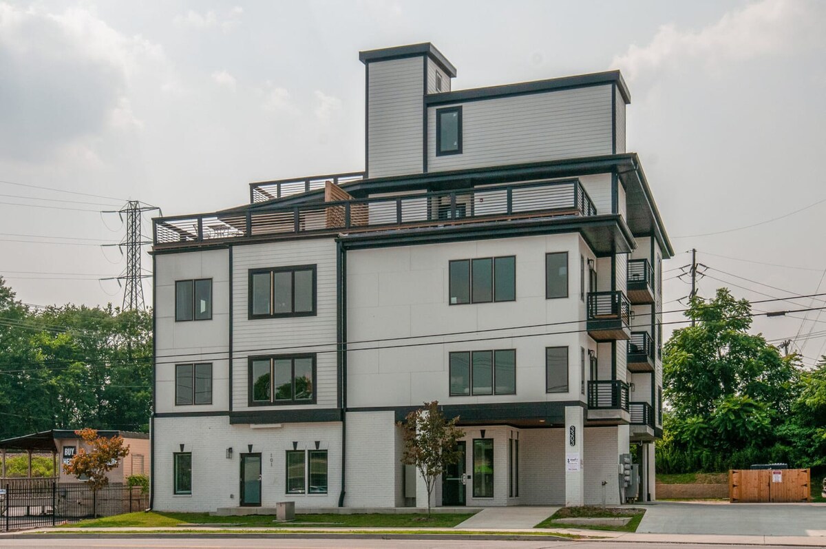 New Nashville Condo with 2 King beds, walk to bars - Photo 4