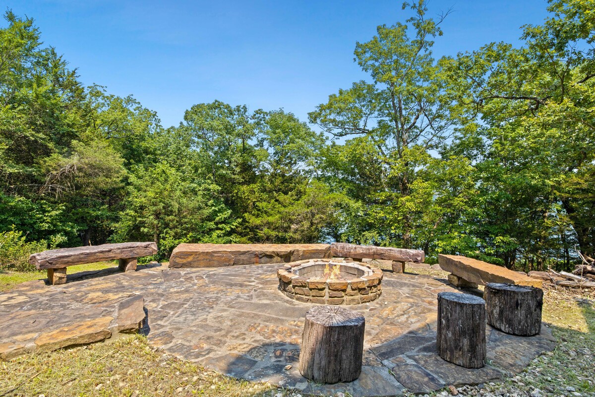The Lake Escape - On Beaver Lake - Sleeps 15
