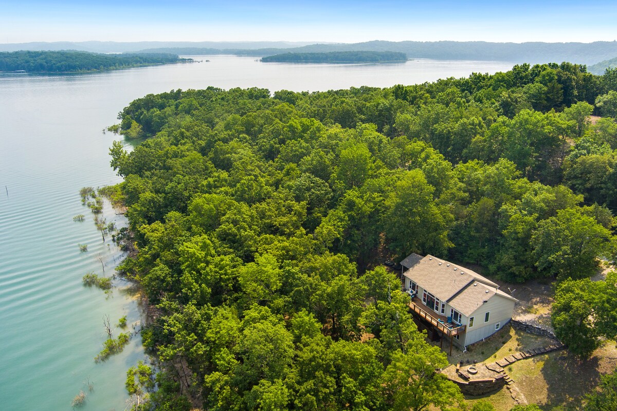 The Lake Escape - On Beaver Lake - Sleeps 15