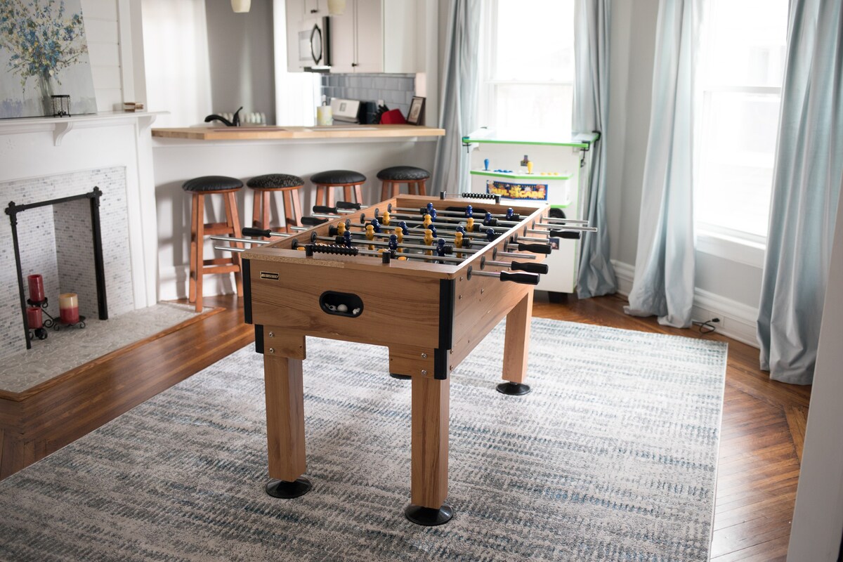 Spacious Cityside House w/ Game Room & Fire Pit - Picture 2