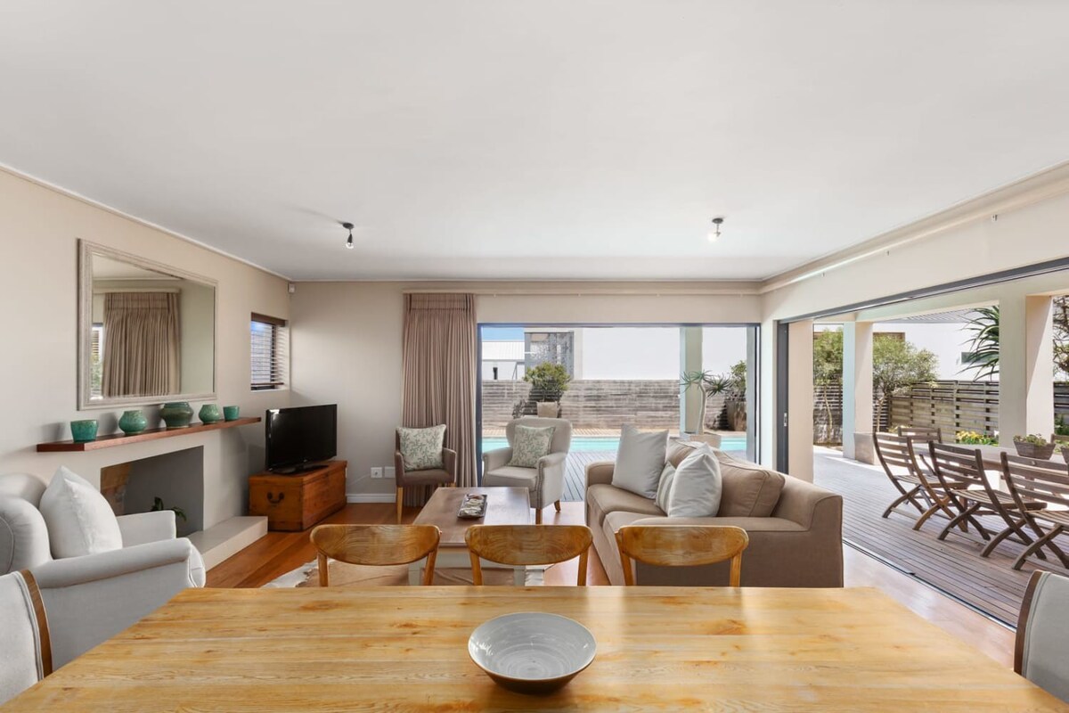 Llandudno Dream Home Walk to Beach