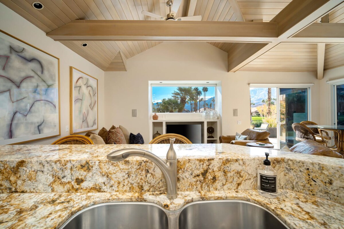 Casa Del Rio | Luxe 3BR w/ Pool, Spa & Lake Views - Foto 9