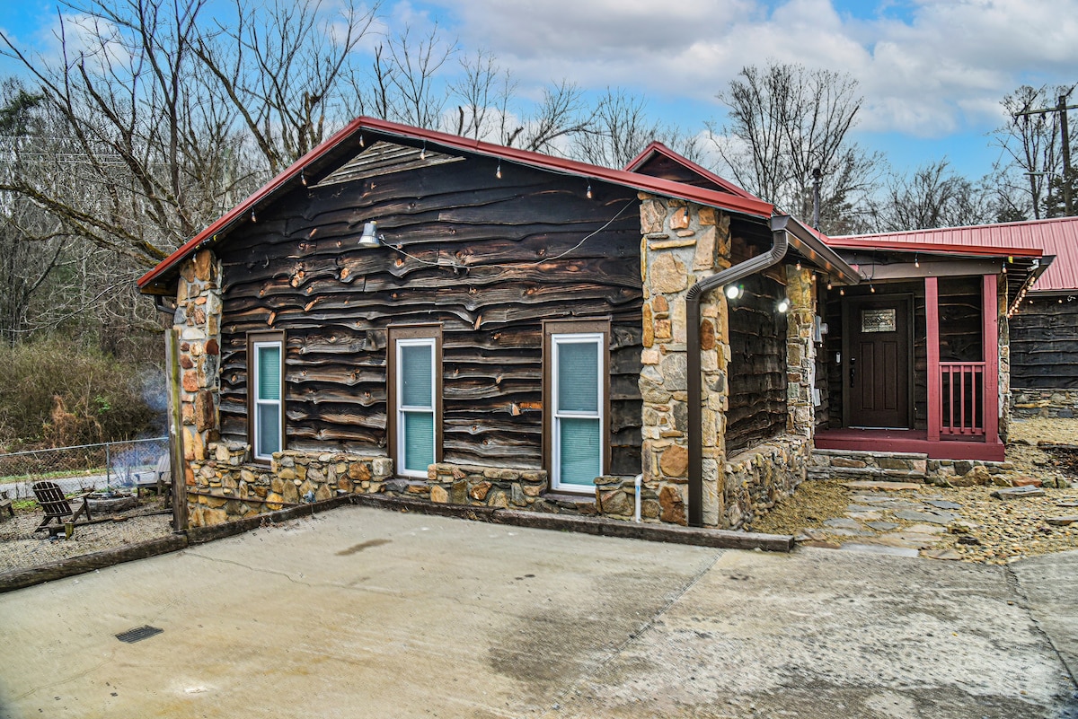 Asheville Rustic Cabin: Hot Tub, Pets ok, Fire Pit - Foto 33